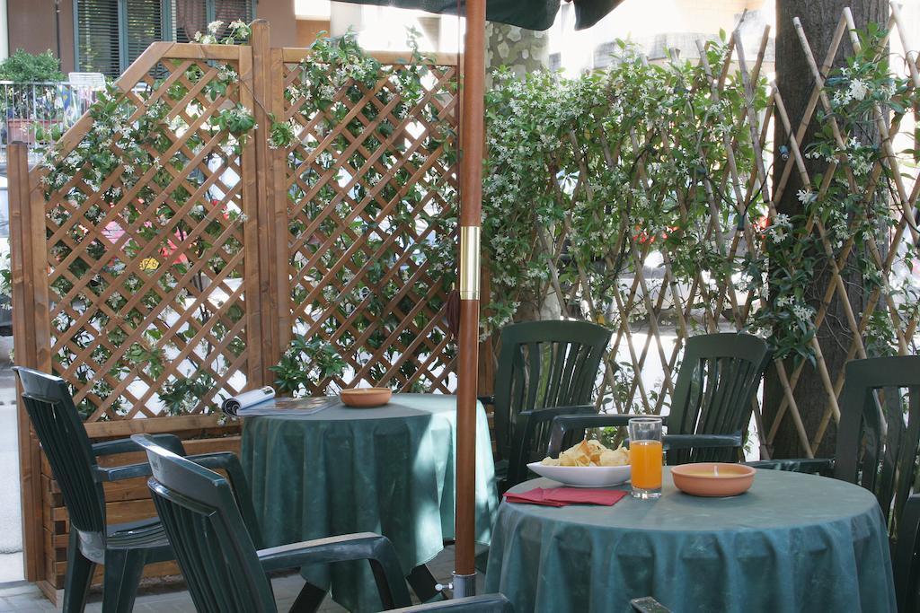 Hotel Villa Rossi Bellaria-Igea Marina Bagian luar foto