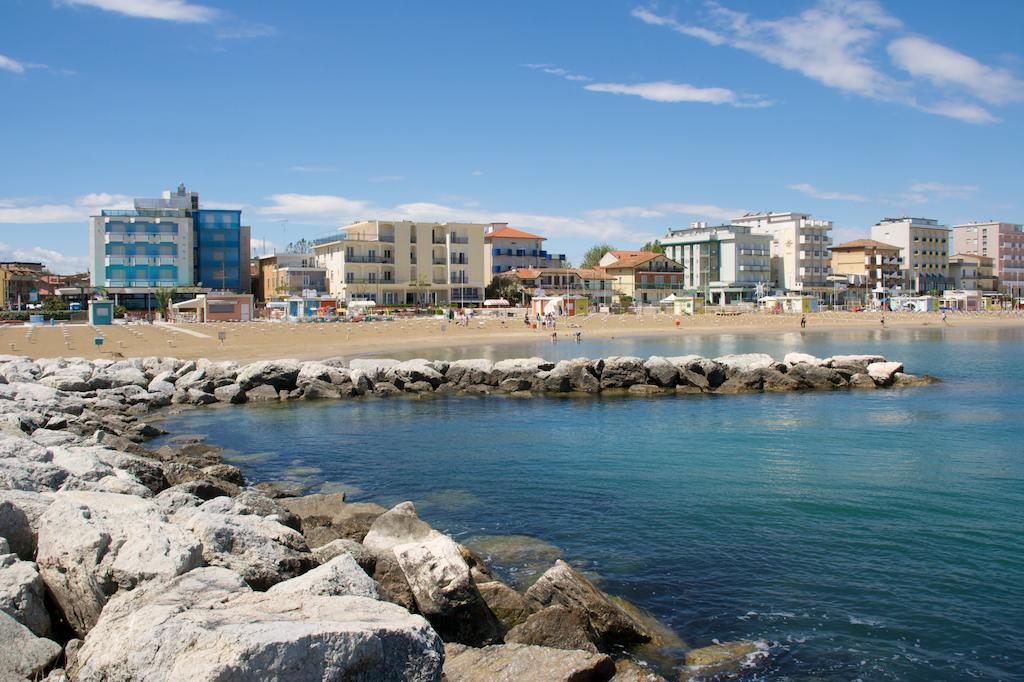 Hotel Villa Rossi Bellaria-Igea Marina Bagian luar foto