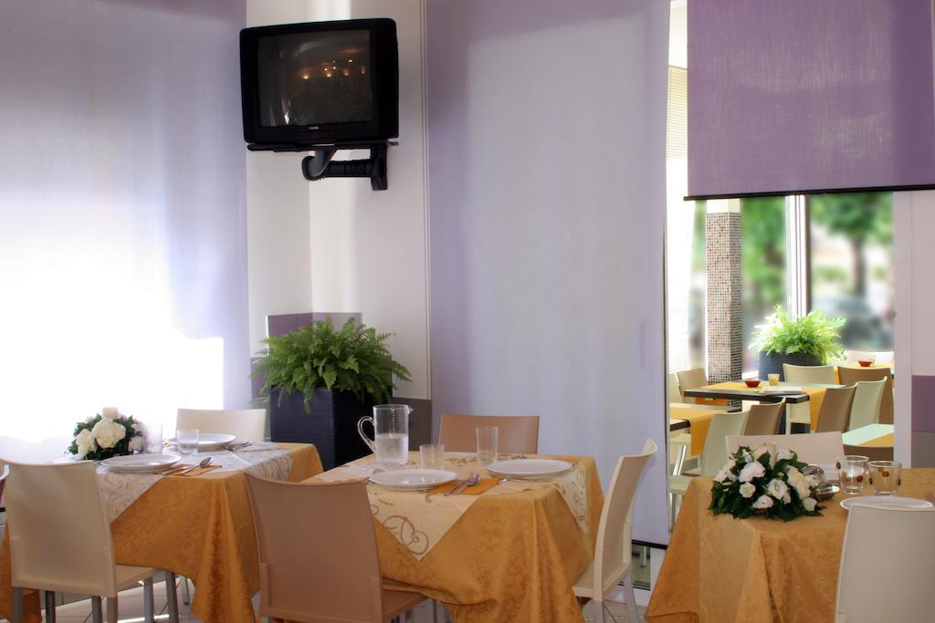 Hotel Villa Rossi Bellaria-Igea Marina Bagian luar foto